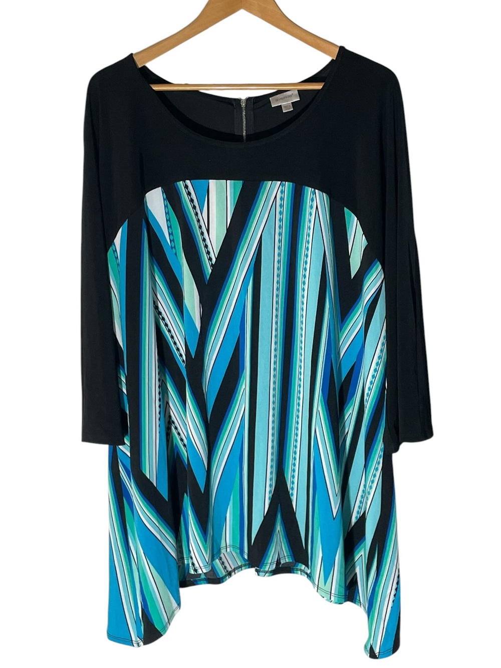 B5- 22/24 Avenue Black Top with Blue & Teal Striped Front Panel